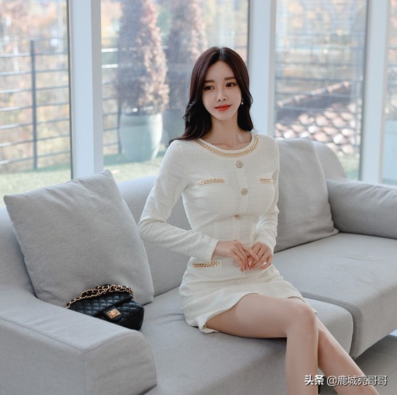 皇室奶油珠光曦白香風公主裙，珠珠配這套衣服顯得腿太長了真美