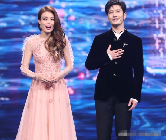 中秋晚會10位女星盛裝出席,感覺李宇春又截胡了 中秋晚會10位女星盛裝出席,感覺李宇春又截胡了