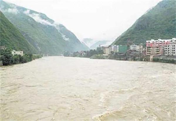 強渡大渡河的18勇士，為何無人傷亡？這位土佬當記首功