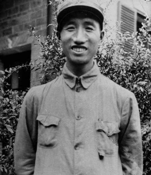 徐向前深秋回山西老家，姑姑見了心疼：這大官穿得不如老百姓暖和