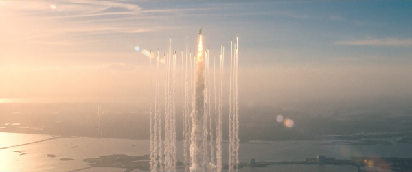 強大的國家才敢於自嘲——不要抬頭竟然是美國強大實力的體現