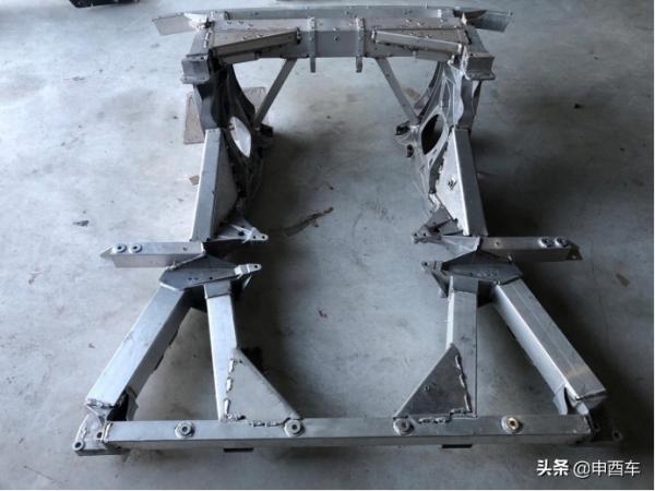 Auto史記 | 法拉利的自吸升功率銷量王，135匹一升！歎為觀止…