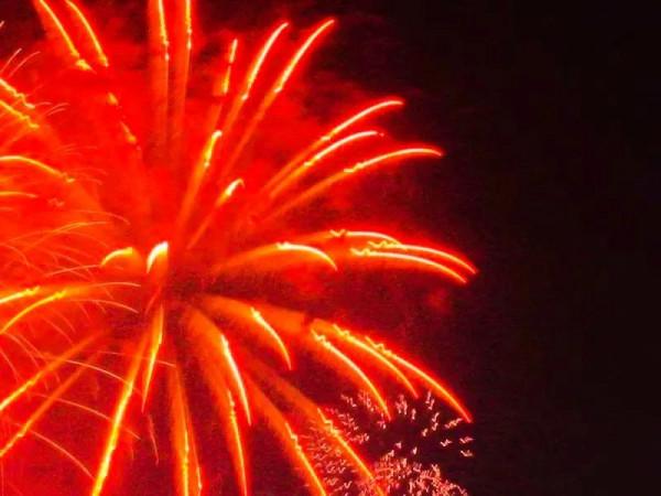 分享：60朵春節煙花，火樹銀花，璀璨奪目，絢麗多彩，眼花繚亂