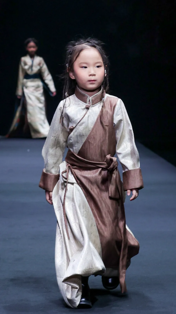 專題 | 看!少數民族的“時尚經” 專題 | 看!少數民族的“時尚經”