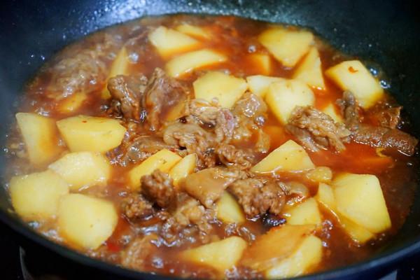 冬日牛肉做菜有講究,六道爆款食譜,燉菜湯麵用對食材,好吃不貴 冬日牛肉做菜有講究,六道爆款食譜,燉菜湯麵用對食材,好吃不貴