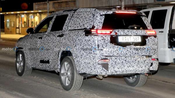 全新Jeep指南者路試諜照曝光 7座車型或搭9AT