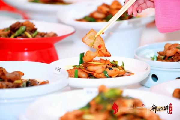 一勺豆瓣醬,看見一座城 一勺豆瓣醬,看見一座城