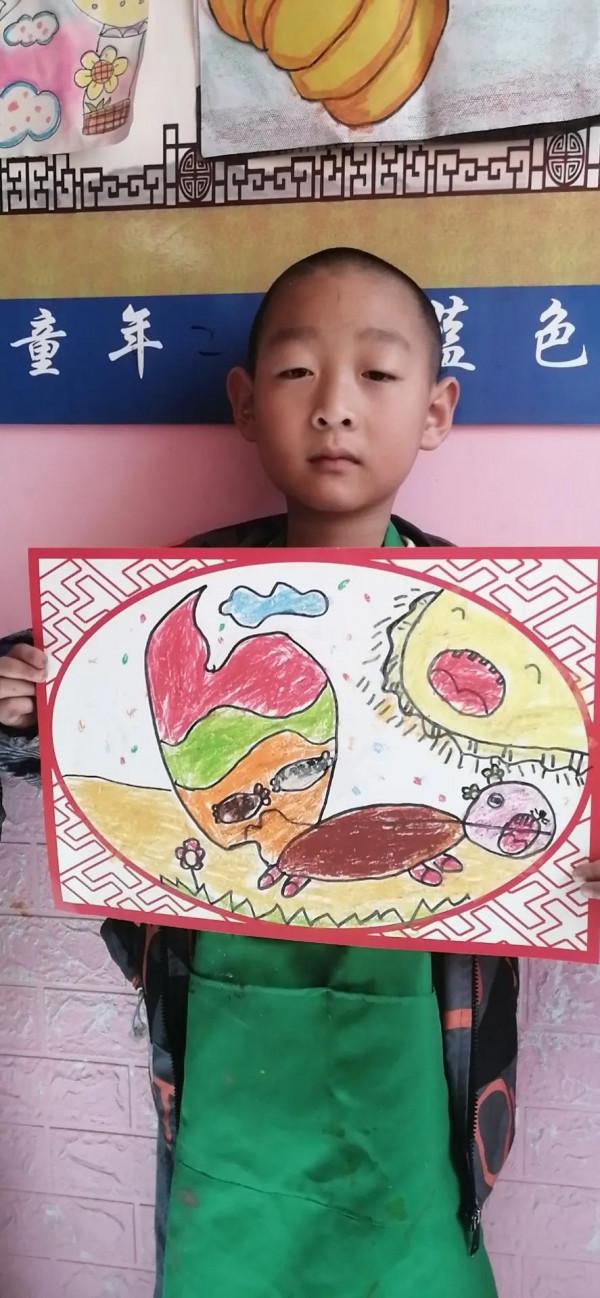 兒童畫，中秋節繪畫作品，彩鉛，卡紙畫。讓孩子自己去畫，孩子內