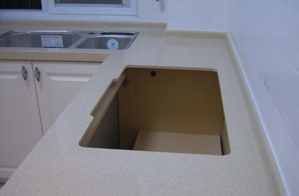 但凡注意3點，石英石臺面也不至於滲色，大家引以為戒，別選錯了