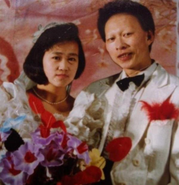 “王公公”李明:其貌不揚連父親都嘲諷,後來娶嬌妻,事業也穩定 “王公公”李明:其貌不揚連父親都嘲諷,後來娶嬌妻,事業也穩定