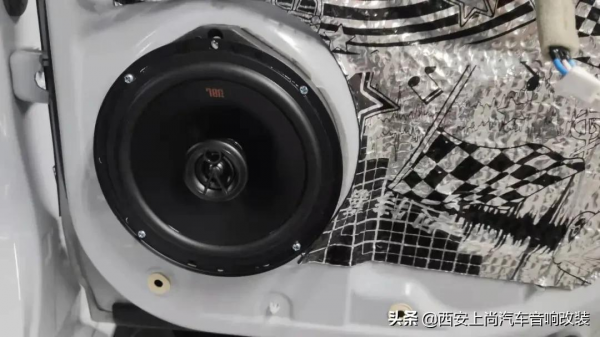 釋放年輕活力好聲音，本田飛度無損升級JBL套裝音響&amp;四門隔音