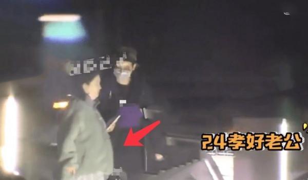 35歲楊子姍外出就餐，孕肚明顯，結婚6年之久終於迎來了好訊息