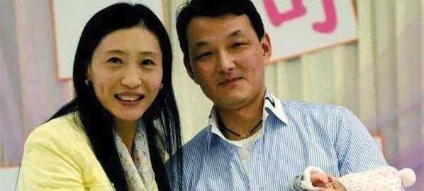 張寧：兩奪奧運女單金牌，離婚又再婚，今47歲被58歲老公寵上天