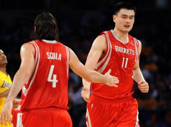 1米88後衛抵達休城試訓，火箭得到500萬交易籌碼，斯科拉退役