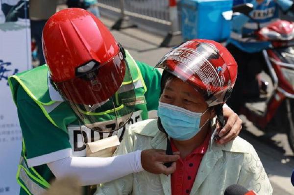 駕駛電動車、電動三輪車，出門帶好這幾樣東西，查再嚴也不“慌”