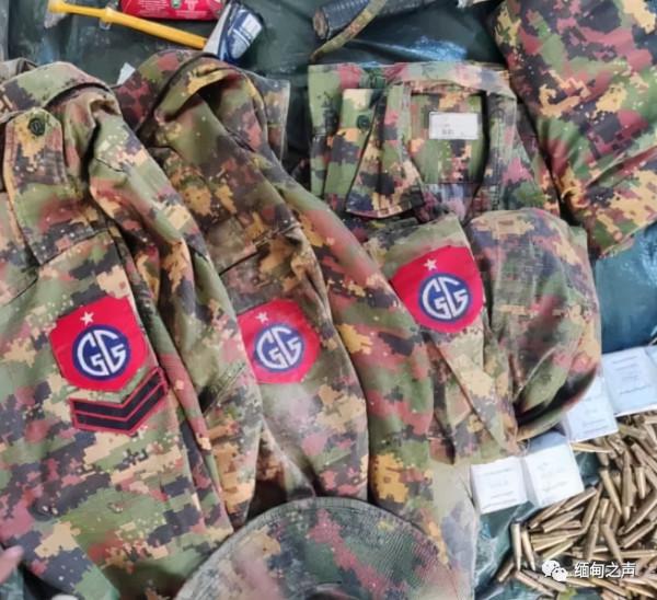 緬甸人民防衛軍擊落軍方直升機,軍方裝甲車遇襲受損 緬甸人民防衛軍擊落軍方直升機,軍方裝甲車遇襲受損