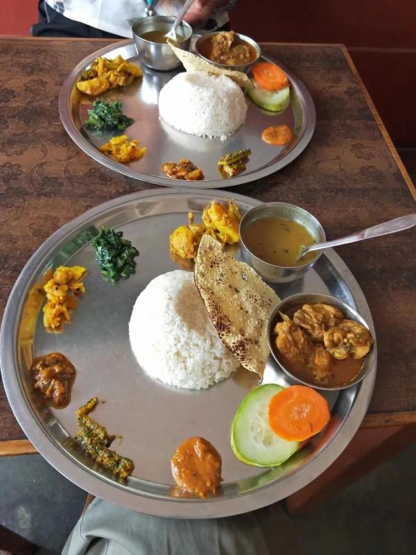 前往博卡拉的路上可真熱鬧 前往博卡拉的路上可真熱鬧