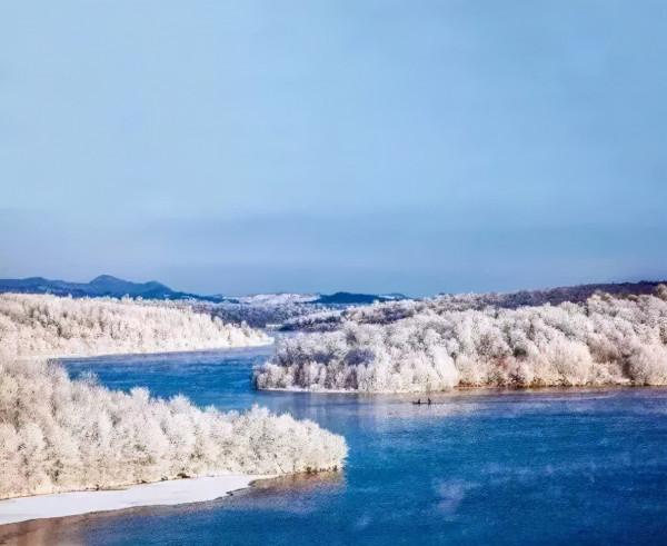 新疆霧凇,這才是完美冬天的開啟方式,真正的冰雪王國... 新疆霧凇,這才是完美冬天的開啟方式,真正的冰雪王國...