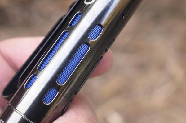 手電還能減壓？好玩到停不下來！ACEBEAM騎士RX AA小直體驗