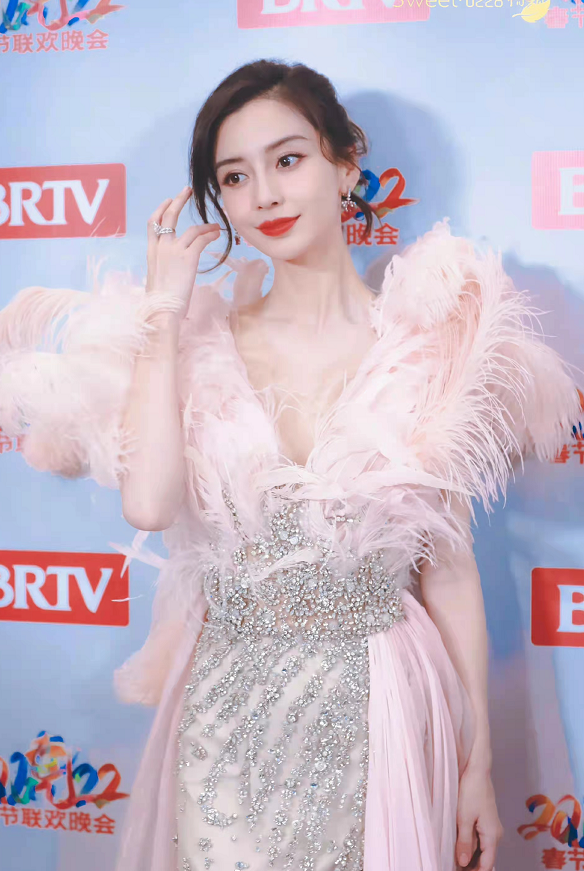 Baby離婚後成最大贏家!結婚7年大逆襲,今年登北京春晚美到開掛 Baby離婚後成最大贏家!結婚7年大逆襲,今年登北京春晚美到開掛