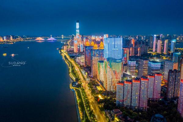 武漢這座大樓最終沒有超越上海中心大廈!高475米,令武漢人惋惜 武漢這座大樓最終沒有超越上海中心大廈!高475米,令武漢人惋惜