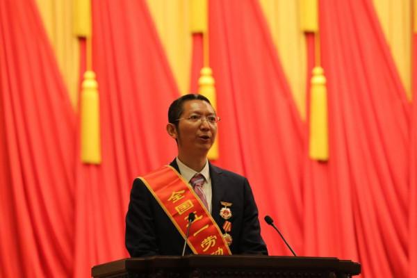 梁駿:自主研發創新二十載 只為我的中國“芯” 梁駿:自主研發創新二十載 只為我的中國“芯”