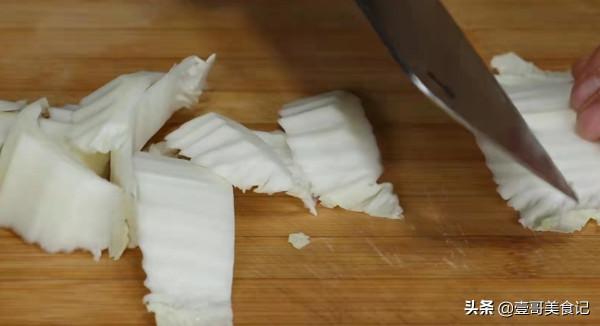 白菜燉豆腐好吃有訣竅，大廚教你最正確的做法，實在太香了，解饞