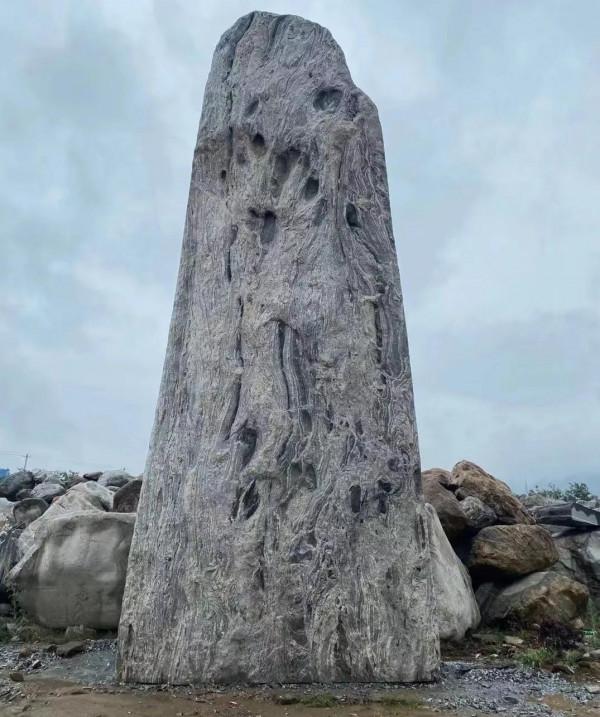 揭秘門口刻字大石頭的背後貓膩 揭秘門口刻字大石頭的背後貓膩