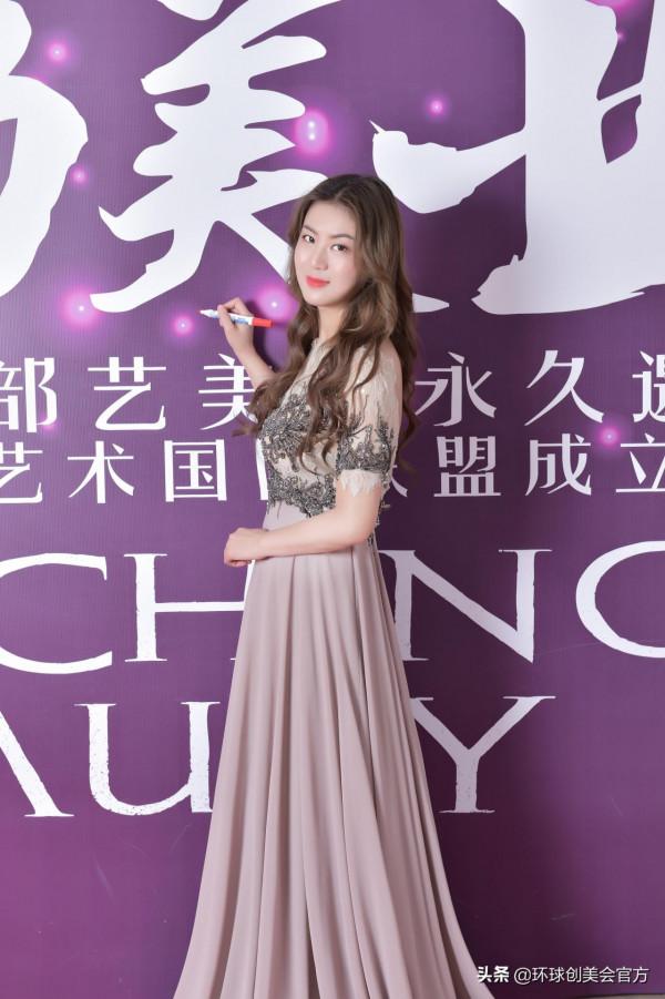 國內輕奢霧眉專家、半永久紋繡行業技術名師梁永琳女士 國內輕奢霧眉專家、半永久紋繡行業技術名師梁永琳女士