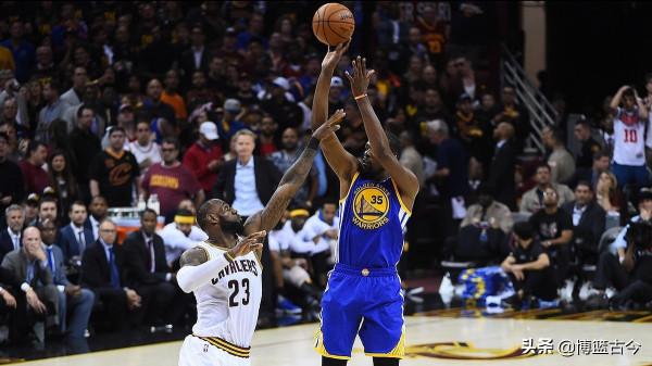 詹姆斯在總決賽勝率低,是因為對手太強嗎?對比喬丹才知兩人差距 詹姆斯在總決賽勝率低,是因為對手太強嗎?對比喬丹才知兩人差距