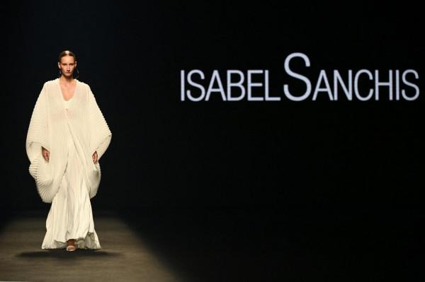 馬德里時裝週——伊莎貝爾·桑奇品牌時裝秀 馬德里時裝週——伊莎貝爾·桑奇品牌時裝秀
