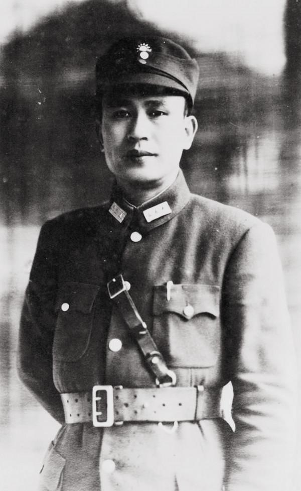 淞滬會戰：白崇禧提議反擊獲准，桂軍一戰傷亡2萬，為此數日不食