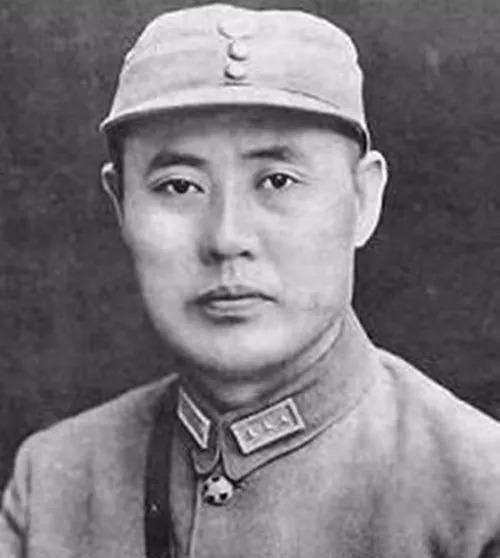 日偽軍兵力逐漸減小,董其武察覺不對勁,請示傅作義:拂曉前總攻 日偽軍兵力逐漸減小,董其武察覺不對勁,請示傅作義:拂曉前總攻