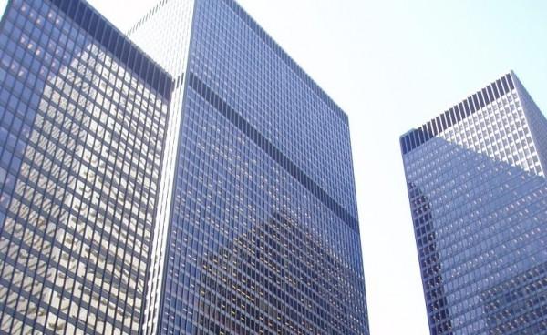 18個聞所未聞的事實，巴西警察駕車狂追逃犯飛機，美人魚原型真醜