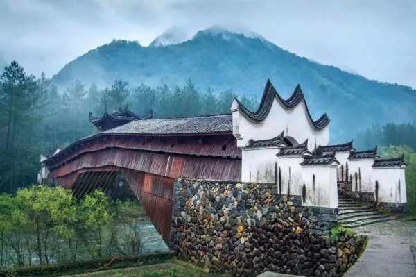 沿著古道行走，去聆聽古中國的脈搏