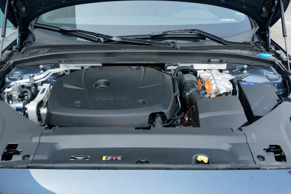 沃爾沃也有“西裝暴徒”，5.1秒就能破百，氣場也很強