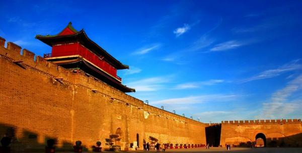 河北無差評景區，以二十四座金牌坊著稱，門票免費停車免費