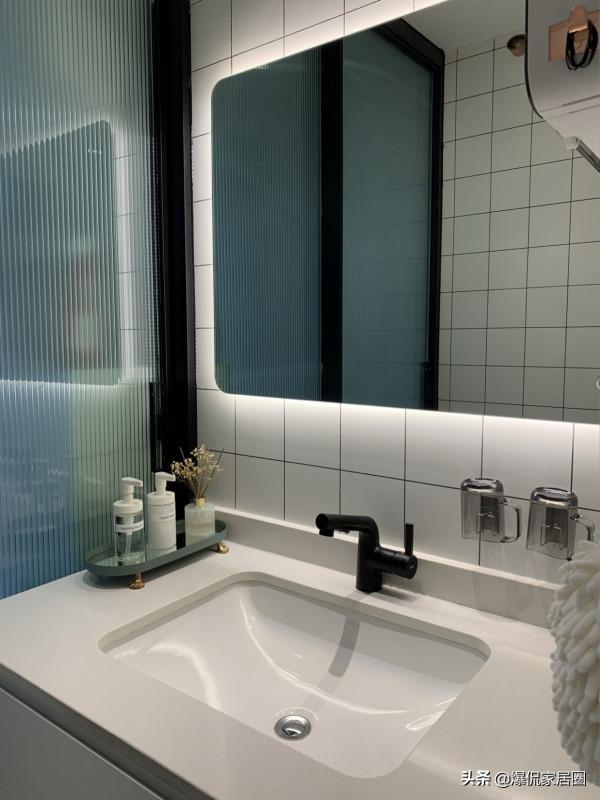 裝修簡簡單單，舒適感卻很強！衛生間這樣的設計，值得學習