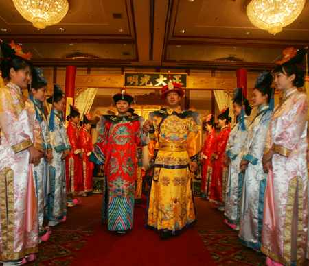 清朝乾隆皇帝的除夕年夜飯，菜品近百種，光上菜就需要一個多小時