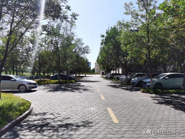 漢EV自駕新疆,探訪亞洲最大葡萄酒地下酒窖,逛完景區還送葡萄酒 漢EV自駕新疆,探訪亞洲最大葡萄酒地下酒窖,逛完景區還送葡萄酒