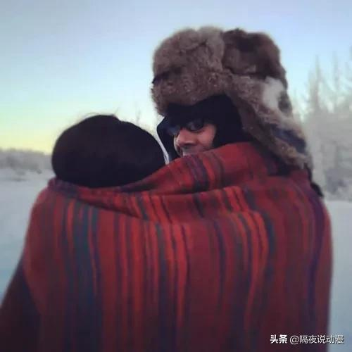 他是“右手女友”的創造者!單身一人,卻活出情侶熱戀時的幸福感 他是“右手女友”的創造者!單身一人,卻活出情侶熱戀時的幸福感