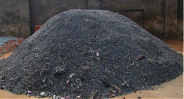 日本女人為什麼喜歡把牙齒染成黑色