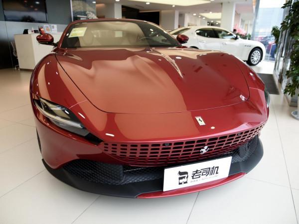 法拉利也有舒適車型，開著舒服效能強，V8動力，實拍Roma