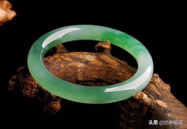 翡翠中最保值的3大品類，同時也是拍賣會上的常客，價值不菲