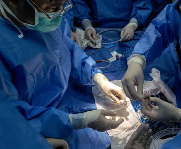 41歲男子體內隱藏一連串動脈瘤，醫生自制“拆雷工具”排險