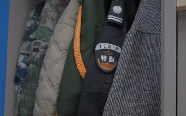 宿舍全是退役軍人！網友：“海陸空”三軍匯合了