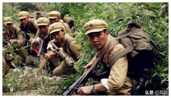 解放軍8人夜襲華山，數倍匪兵舉手投降，帶路樵夫立大功