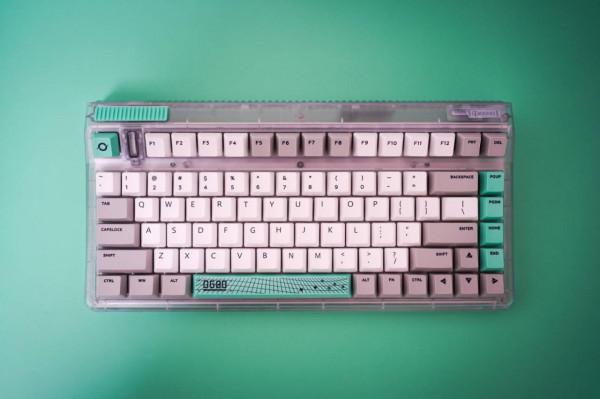 從效能到設計都是2021最大驚喜，鋁廠OG80蟲洞到底有多特別