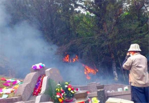 掃墓燒紙的由來