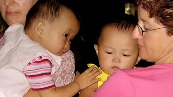 被海外領養的數十萬中國棄嬰：在美國的生活，沒你想得那麼幸福